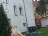 Alexas18 - Outdoor nackt gepisst