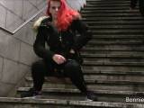 Bonnie-Stylez - Dreister Public Piss an der U-Bahn Station