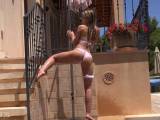 CuteBitch - Wet Shirt Girl Outdoor Dusche