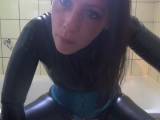Darkbaby83 - Latexlady pisst für dich