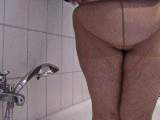 Duftfan - Sie pisst in Nylon Strumpfhose