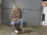 Female-Domination - Garagen Piss