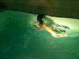 Feuchtegeheimnisse - Bein Nackt schwimmen abends gefilmt :-)
