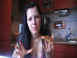 Hot-Jenicha - Lecker Pizza mit Scheiße