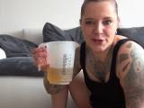 Hot-Jenicha - 600 ml frische Pisse für Dich und Mich