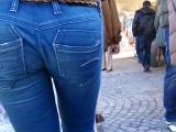 Knut_007 - stolze Grazie in weiten Jeans...