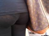 Knut_007 - schwarze Leggings mit Blick auf Slip....