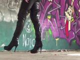 LadyAlshari - Walking in my Shoes (Overknees)