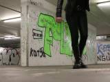 LadyAlshari - Crushing mit Springerstiefeln
