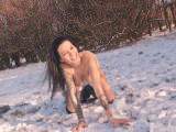 Laila-May - Strip Schneeball Schlacht!