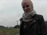 Lara-CumKitten -  Geiler PISS in JEANS und STIEFEL