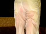 MarriedCouple - Pinkeln in weißen Jeans wieder zwei Mal