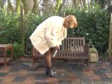 Meggy22 - Weitpiss-Versuch