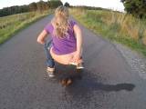 Mia_Roxxx - Auf die Landstrasse gekackt!