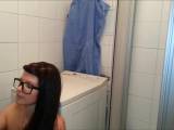 MiniGirly93 - Noch vor dem duschen gefickt   Cumshoot