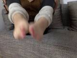 Miss-Doertie -  Ich wichse dich mit meinen Füßen POV