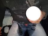 Peer-vers - Urin im Auto