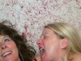 RosellaExtrem - Gaby und Rosella schlucken Pisse!
