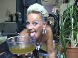 Sachsen-Lady - Nylonsklave/innen-BEINE-breit-SPRITZ-bereit,,,