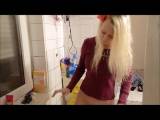 SaskiaDeLuxe - Superdruck im WC