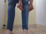 ScatGoddess - Diarrhoe in hellblaue Jeans