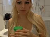 Selina-666 - IN URINBECHER GEPISST   ÜBERRASCHUNG
