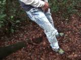 SonjaSexyAC - Kameramann pisst im Wald