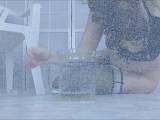 SweetBee70 - in Heels und Halterlosen pinkeln