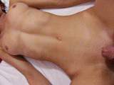 Teeny-Casting - Teenymäuschen an der Muschi rumgespielt