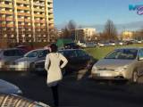 Vampira89 - Mitten in der Stadt gepisst