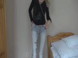 VanessaKiss - PISSEN IN HELLE JEANS!