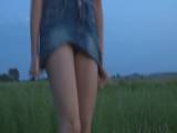VanessaKiss - PISSEN AUF DER MOTORHAUBE RAV4