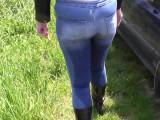 bondageangel - Auf dem Feld im "nassen" Jeans