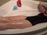 bondageangel - Duschen und Baden im Badeanzug