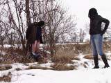 bondageangel - Slave, Schnee und Herrin in Gummistiefeln