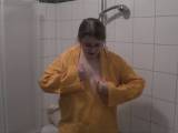 dirty-lena - in GUMMI duschen