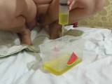 rushscat - T**** pisst und spielt mit Urin