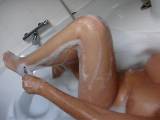 sexyhex68 - Beinrasur in der Badewanne