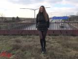 sexynaty - Geile Nutte pisst vor der Kamera:)