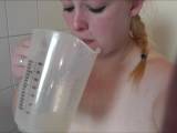sexyvenushuegel - Uncut!Selfi 500ml gepisst und gesoffen