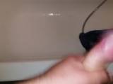specialist1983 - Ich beim pissen und wichsen in Badewanne