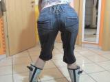 spritzigefee - Selfpee in Jeans und Gummistiefel
