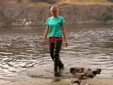 tomnata - Christina in roter Slinkystylez Leggins und Waders
