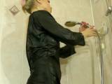 tomnata - Christina Duschszene in Wetlook-Kleid