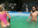 tomnata - Christina und Jackie in durchsichtigen Badeanzügen in einem Pool